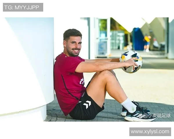 从球场到街头足球球星衬衫打造潮流穿搭新风尚 从球场到街头足球球星衬衫打造潮流穿搭新风尚